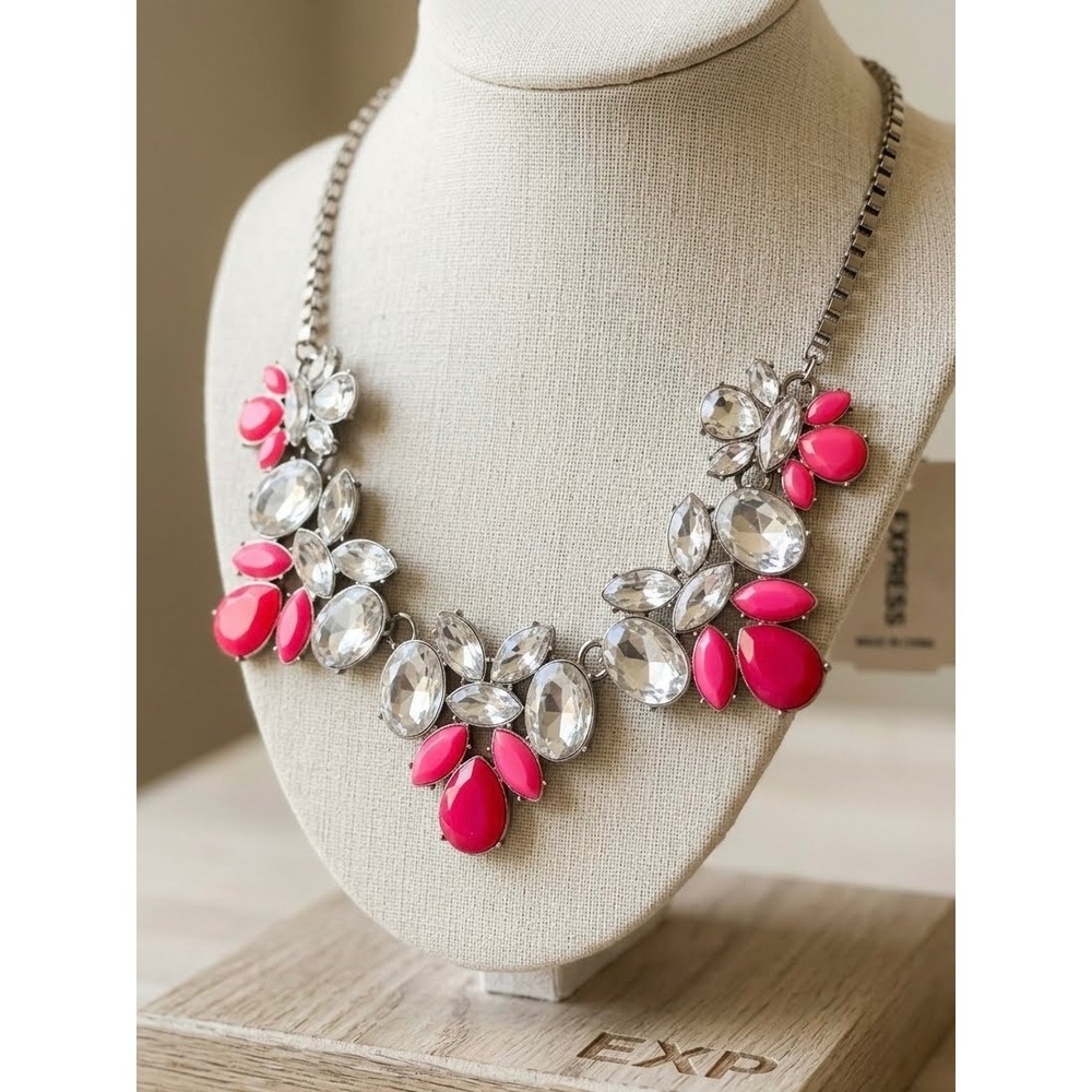 Express NWT Silver Tone Hot Pink Clear Crystal Cluster Statement Bib Necklace 20